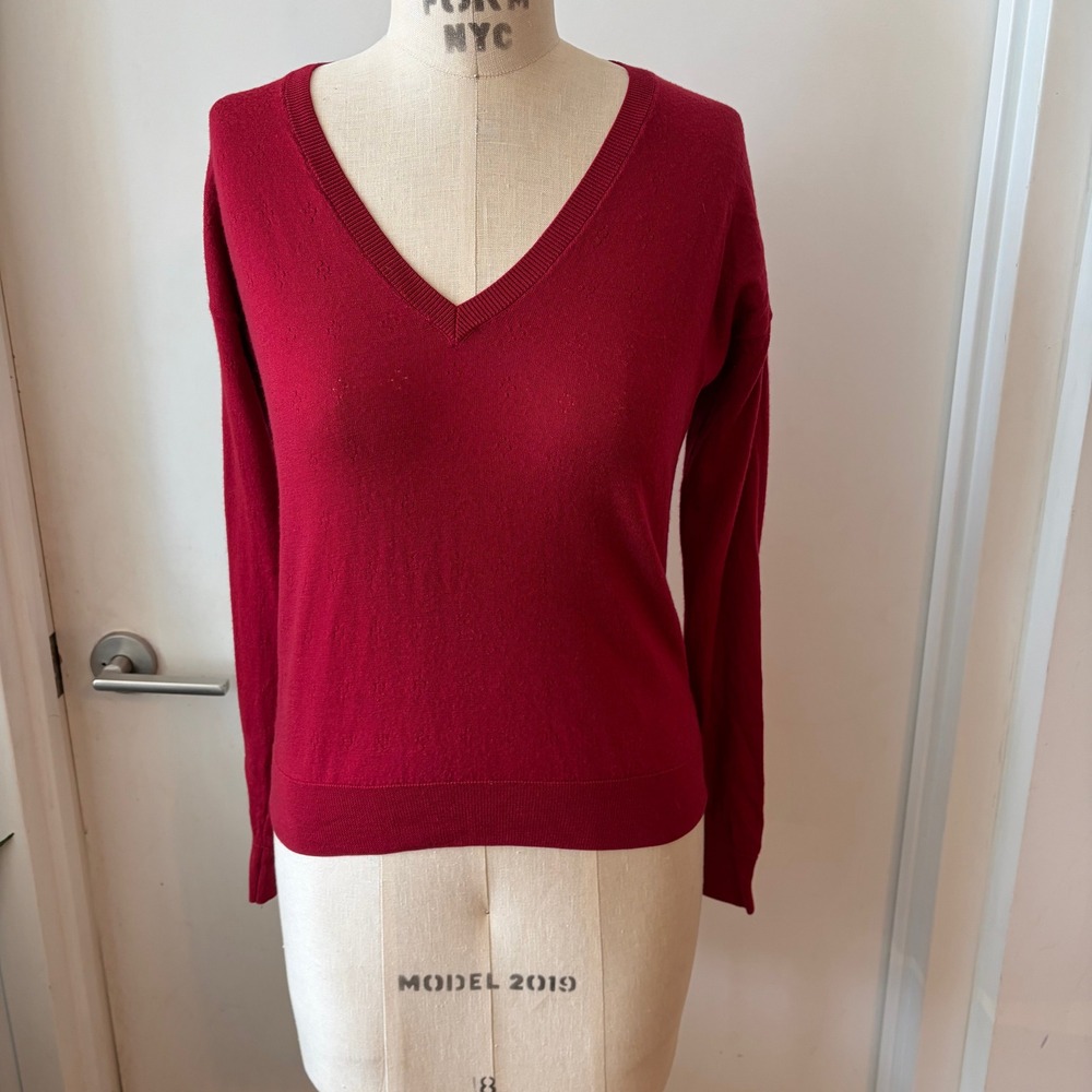 COMPTOIR DE COTONNIERS Pointelle Cranberry Wool V-Neck Sweater Size Small